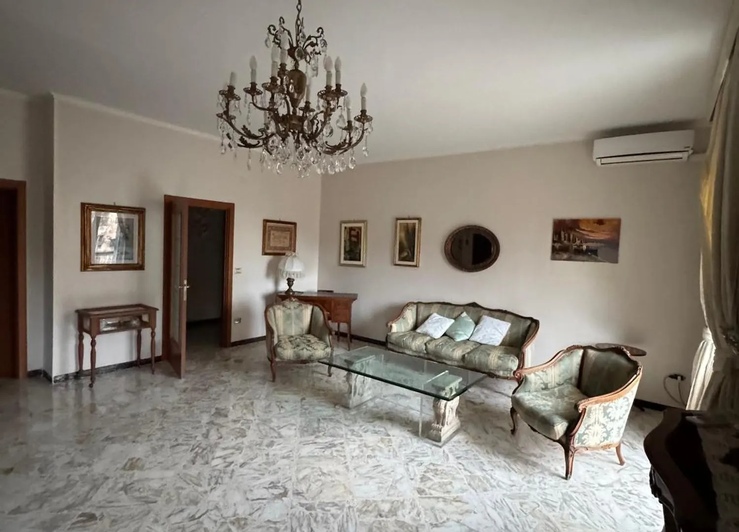 G & B House Apartment Bari Italy